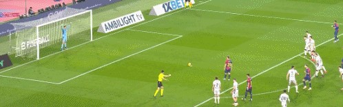 巴萨2球领先！奥尔莫造黄点 失点但对手提前进禁区 重罚命中！