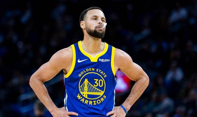 世俱杯下注-库里荣登NBA球衣销量榜首，力压詹姆斯、文班亚马、东契奇等球星