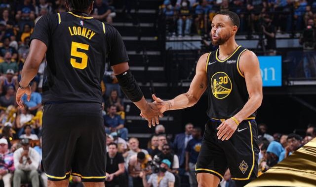 内线被亚当斯完全冲散 勇士G6究竟要如何调整？